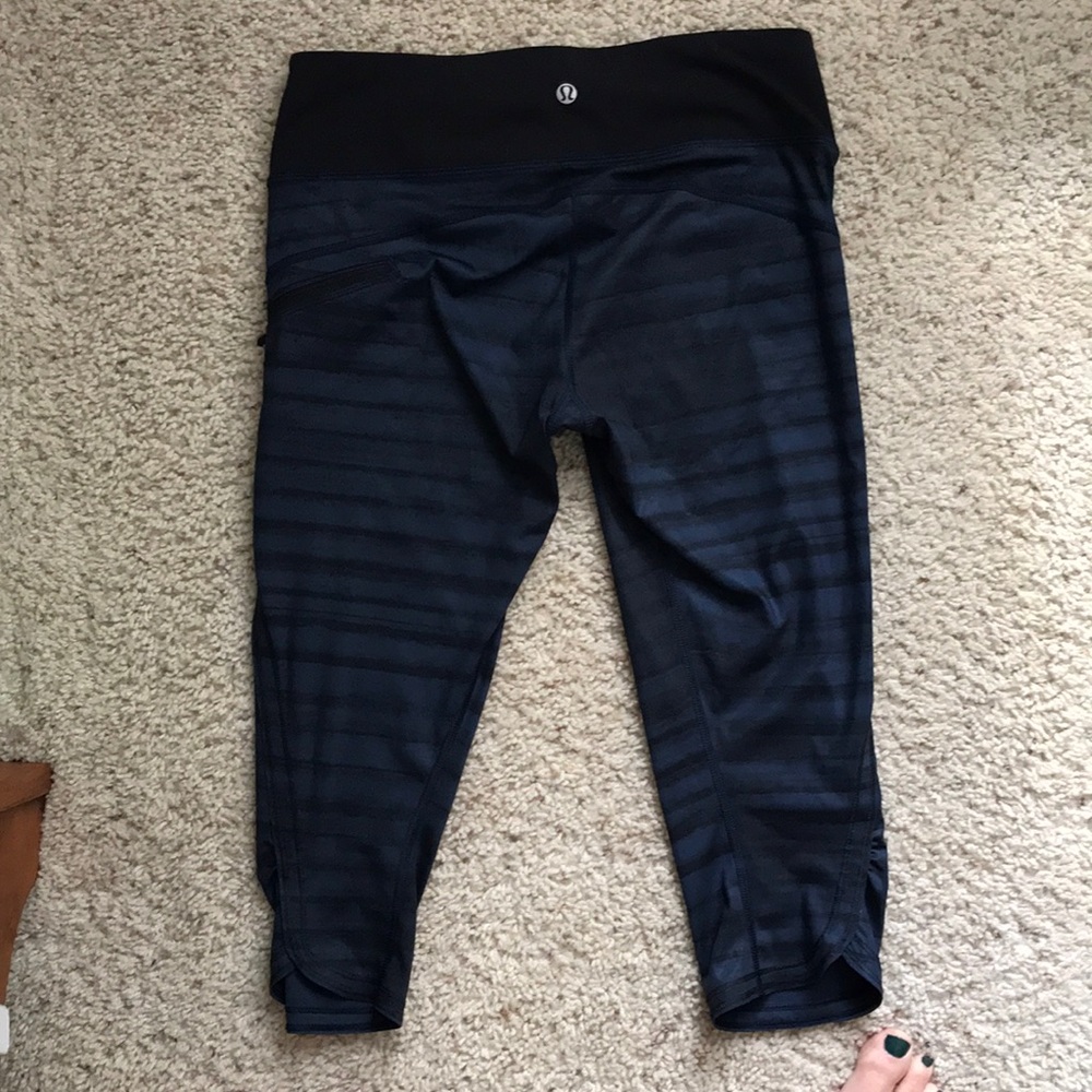 Lululemon Run Top Speed Crops - Picture 6 of 8
